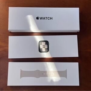 Apple Watch SE (Gen 2) 40mm Starlight S/M Sport Band